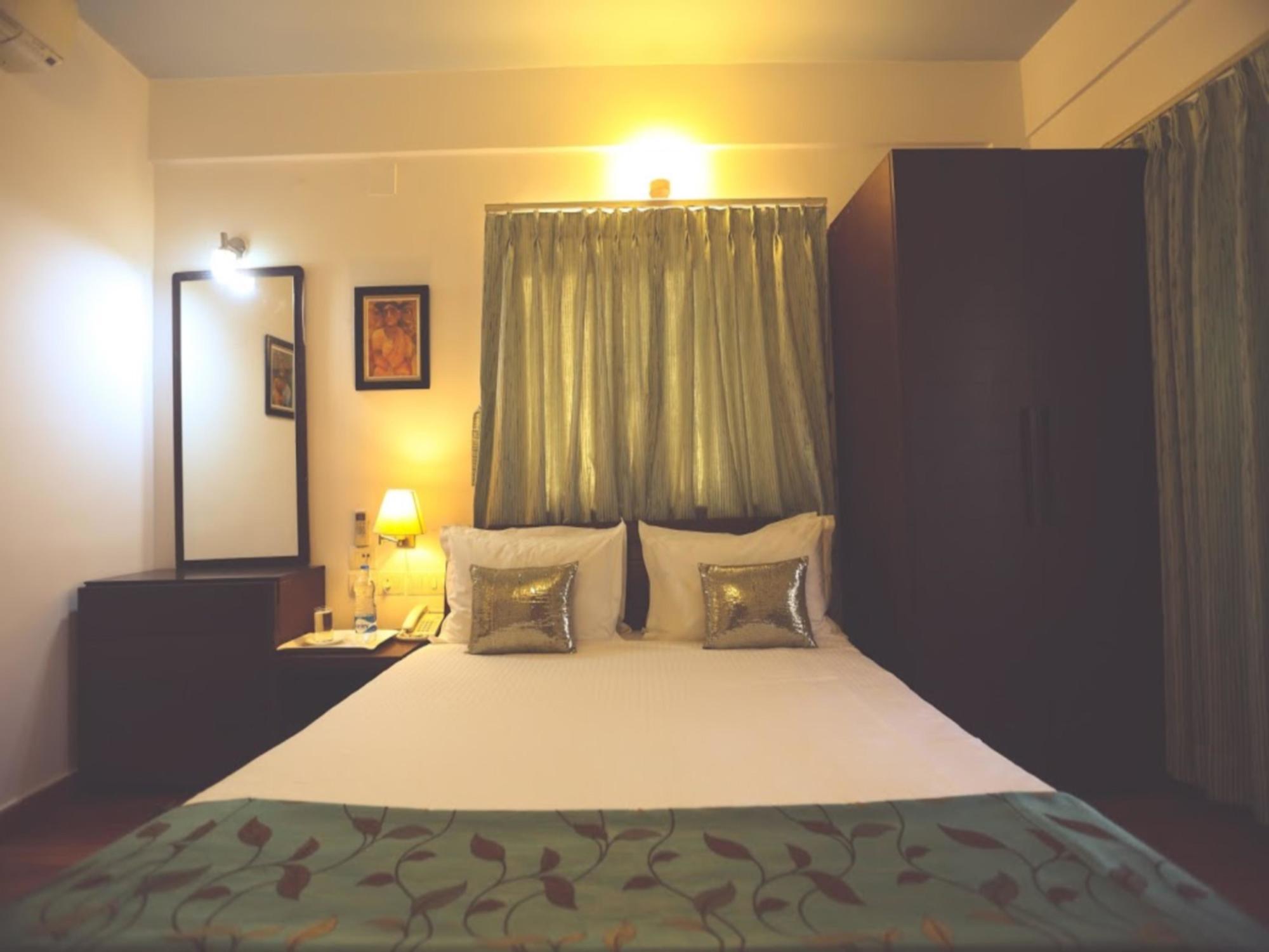 Hotel Casa Broadway Kalküta Dış mekan fotoğraf
